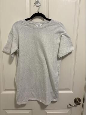 Athleta Girl Light Gray Short Sleeve Sweatshirt Size L/12